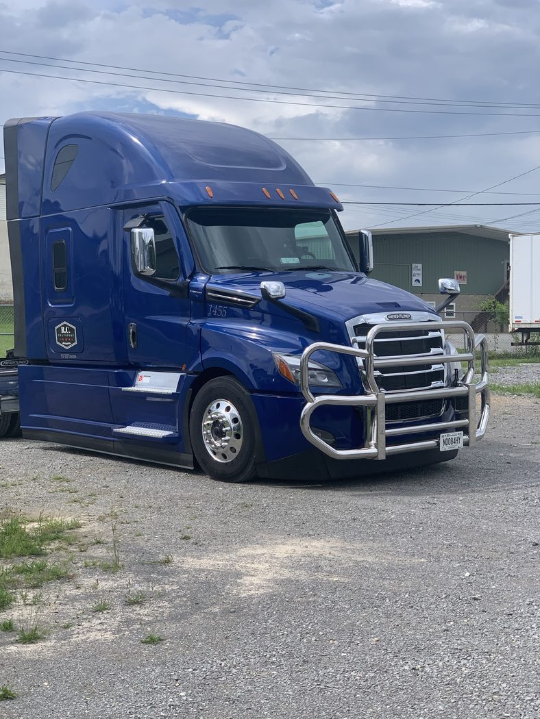R.C. Transport blue tractor